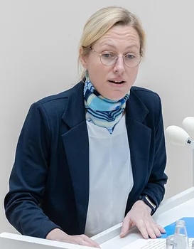 Bildquelle: ©24. Sitzung der 8. Wahlperiode des Landtages Brandenburg – Lena Kotré (AfD) Bildquelle: ©24. Sitzung der 8. Wahlperiode des Landtages Brandenburg – Lena Kotré (AfD)